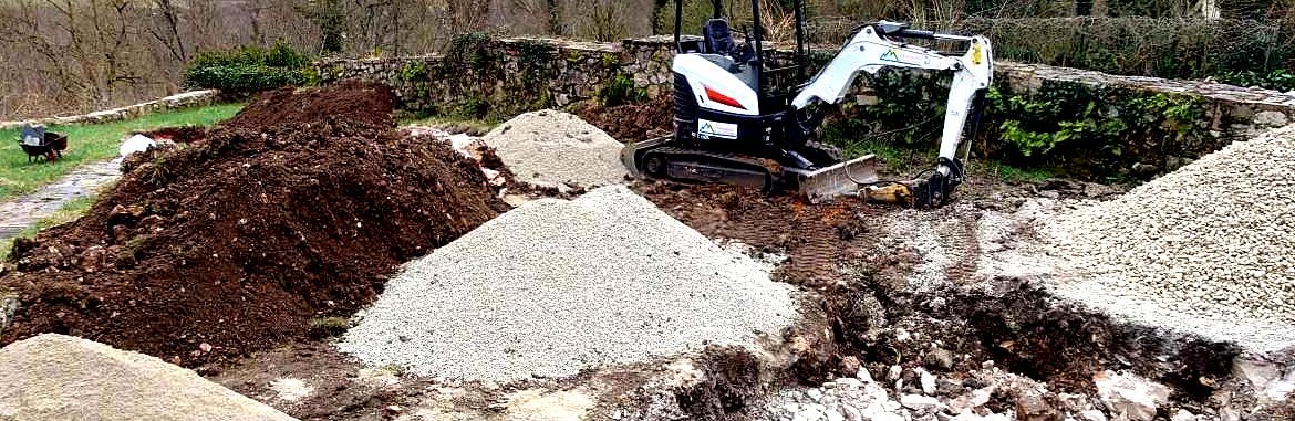 Mise en place d'un chantier de phyto de type roseaux sur un sol rocheux